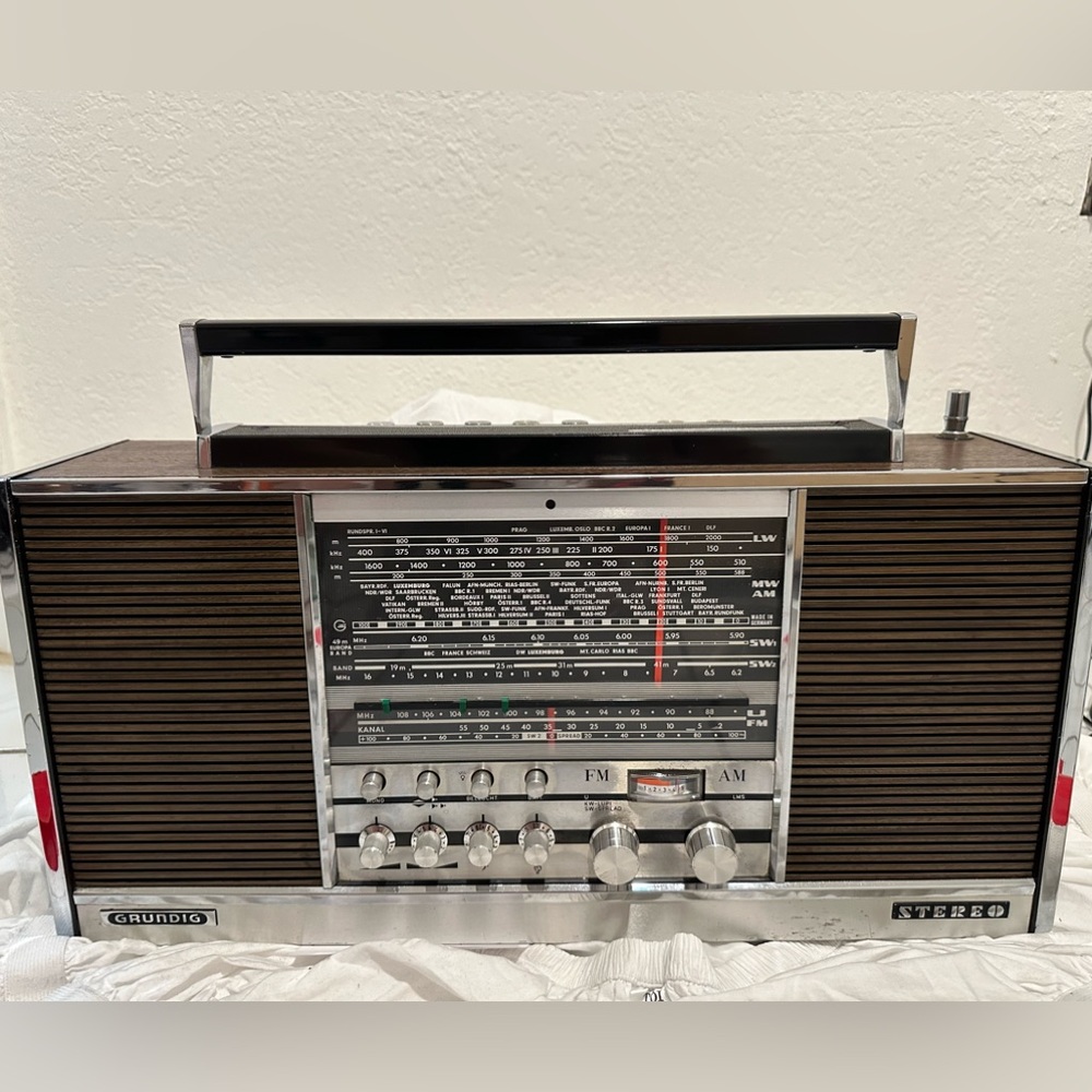 Grundig Stereo Concert-Boy Transistor Radio -4000 Vintage & collectibles
